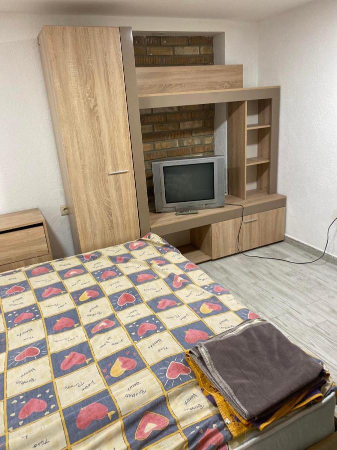 Апартамент 27 Юли Varna Buitenkant foto